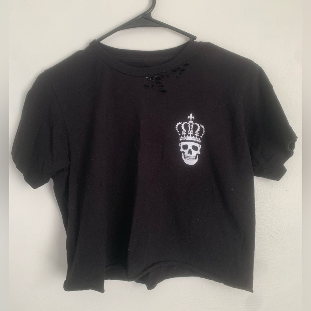 Bow To No One cropped distressed tshirt